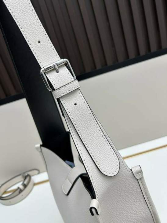 Picture of Prada Handbags _SKUfw196402598fw